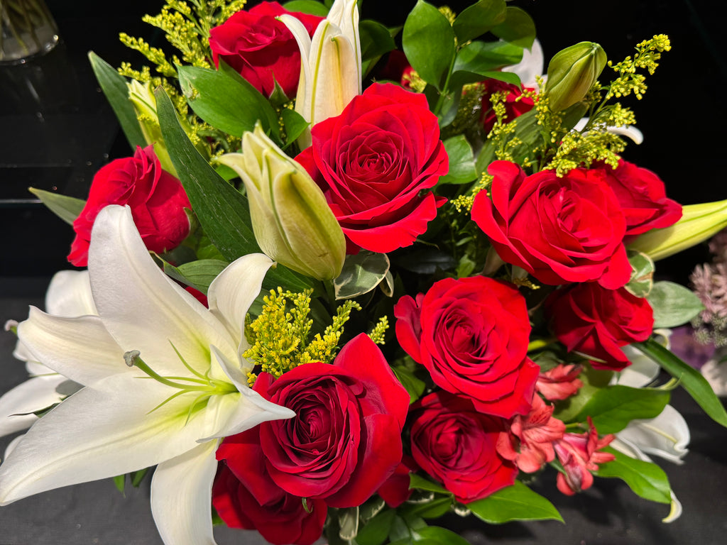 Quarterly Luxury Floral Bouquets with Gifts