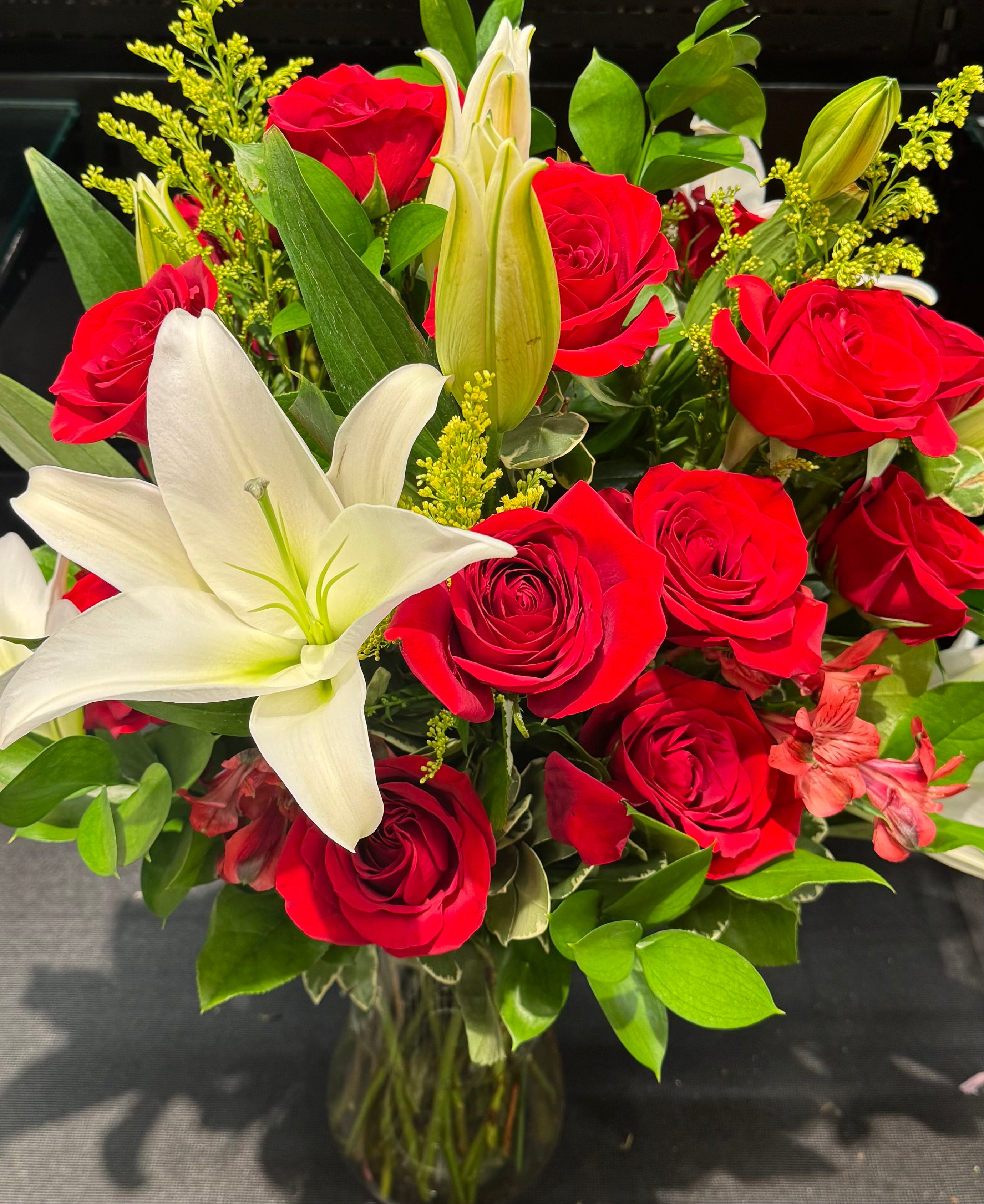 Happy Home Anniversary Bouquet and personalized card