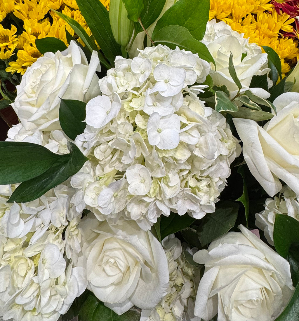 Quarterly Luxury Floral Bouquets with Gifts