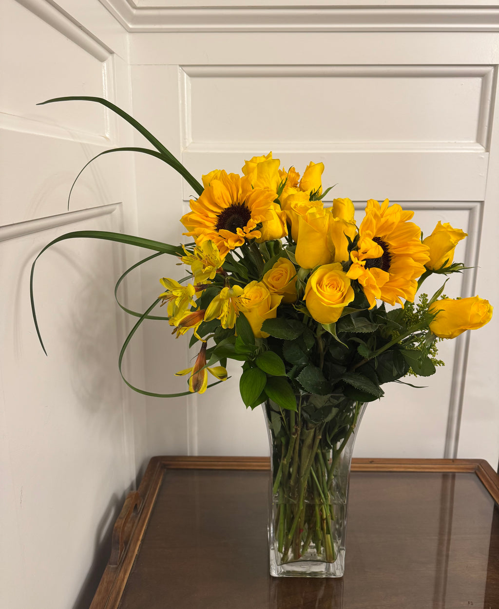 Quarterly Luxury Floral Bouquets with Gifts